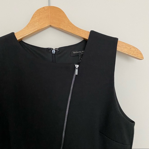 Banana Republic Ruffle Waist Dress - Picture 3 of 9